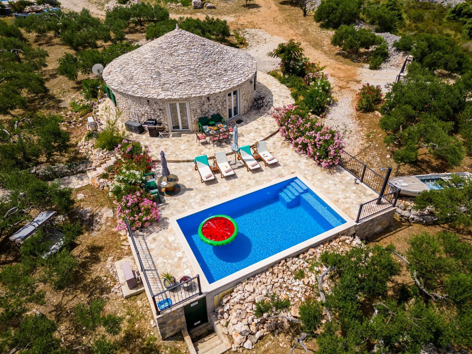 Island Getaway - Heritage House Mirca  Exterior photo